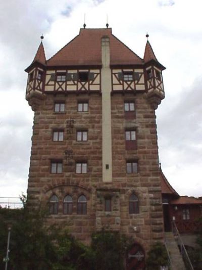 In der obersten vom Erker bewehrten Fachwerketage des Schottenturms residiert der Turmschreiber.